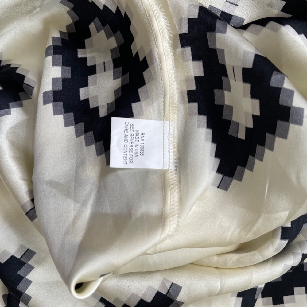 Britt Ryan Silk Geometric Print Blouse Size Medium - Picture 11 of 12